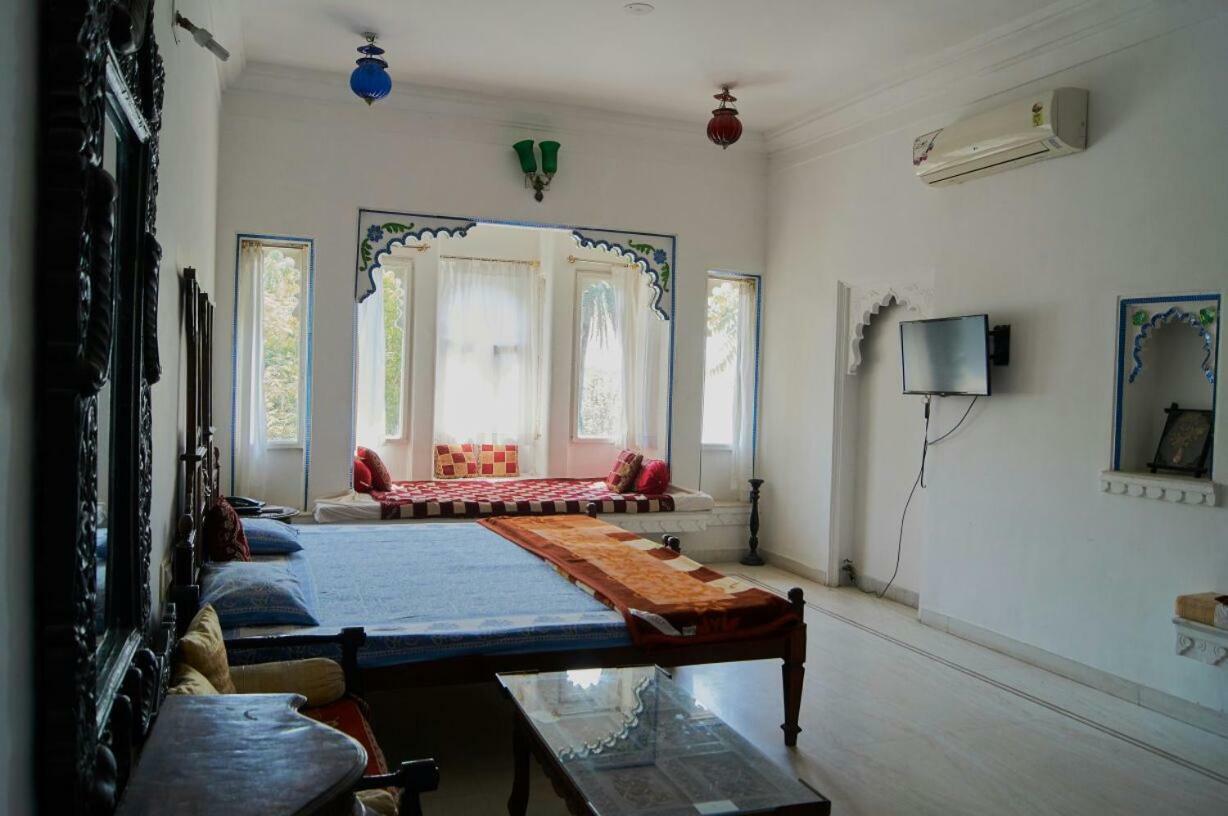 Hotel Aravali View Palace Udaipur Exteriör bild